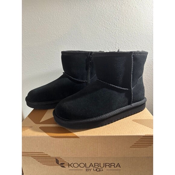 Koolaburra by UGG Black Ankle Boots Cozy Slip-On Design size 1 - Picture 1 of 9